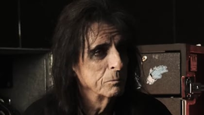 ALICE COOPER's 'Nights With Alice Cooper' Radio Show To End After Nearly 20 Years
